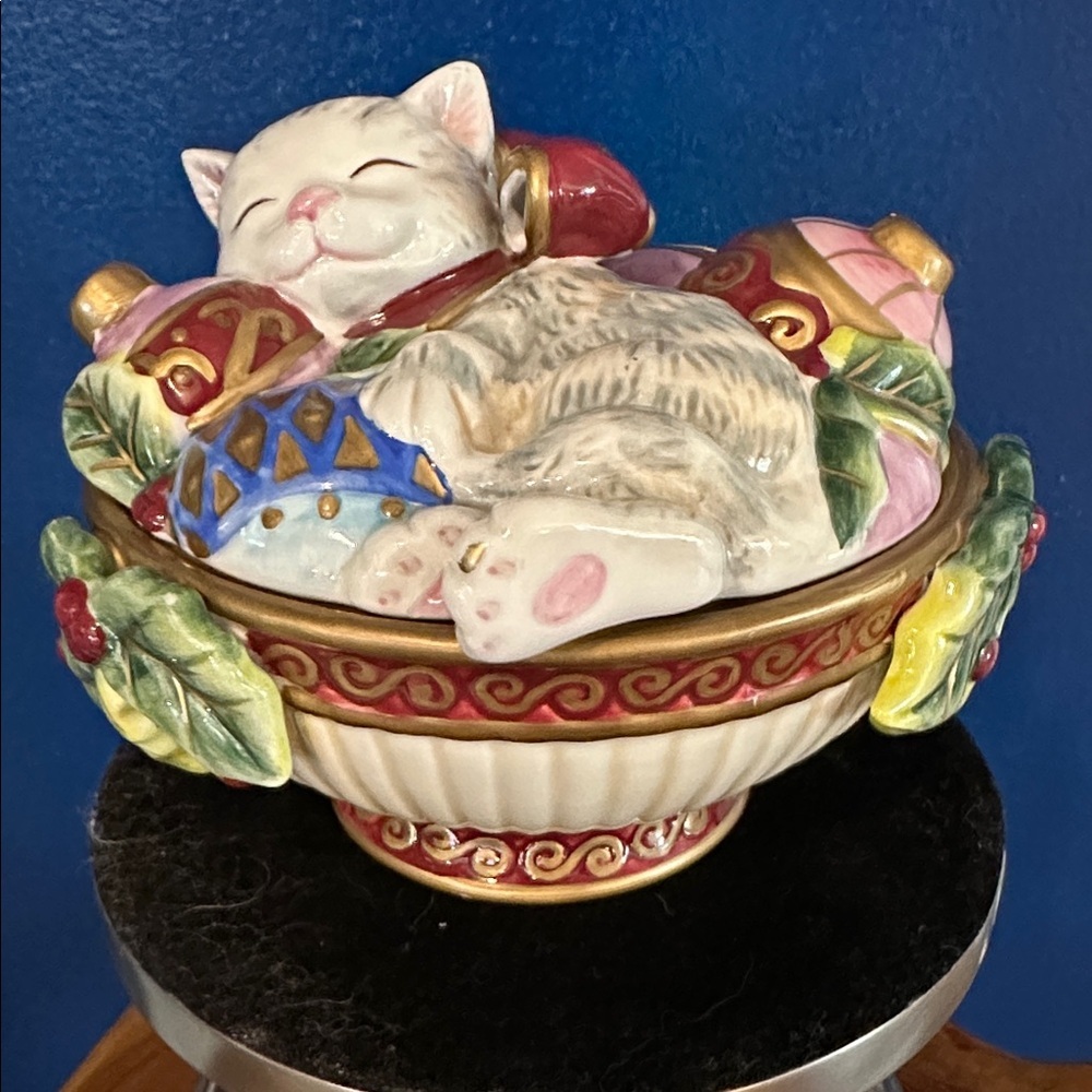 Fitz and Floyd "Kristmas Kitty" Holiday Lidded Trinket Box or Candy Bowl 6” - Picture 2 of 6